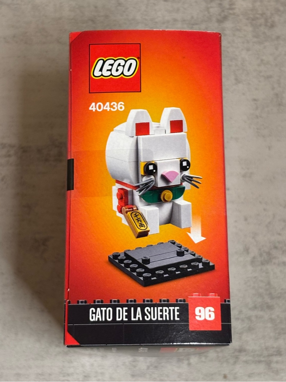 Lego BrickHeadz Lucky Cat Set (#40436) - Picture 3 of 7